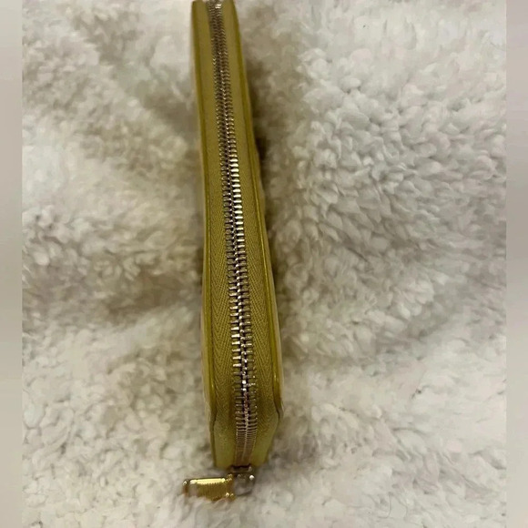 AS-IS Yves Saint Laurent Cassandra Patent Leather Zip Around Long Wallet USED - Picture 2 of 7